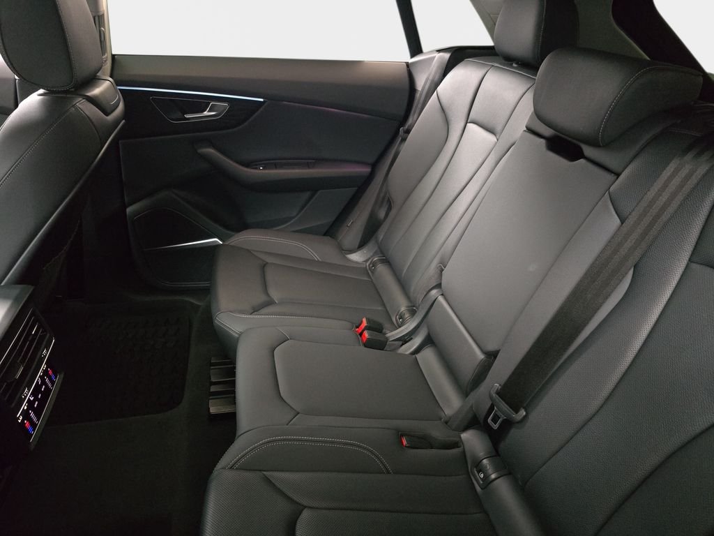 Used 2022  Audi 55 Premium Plus image 17