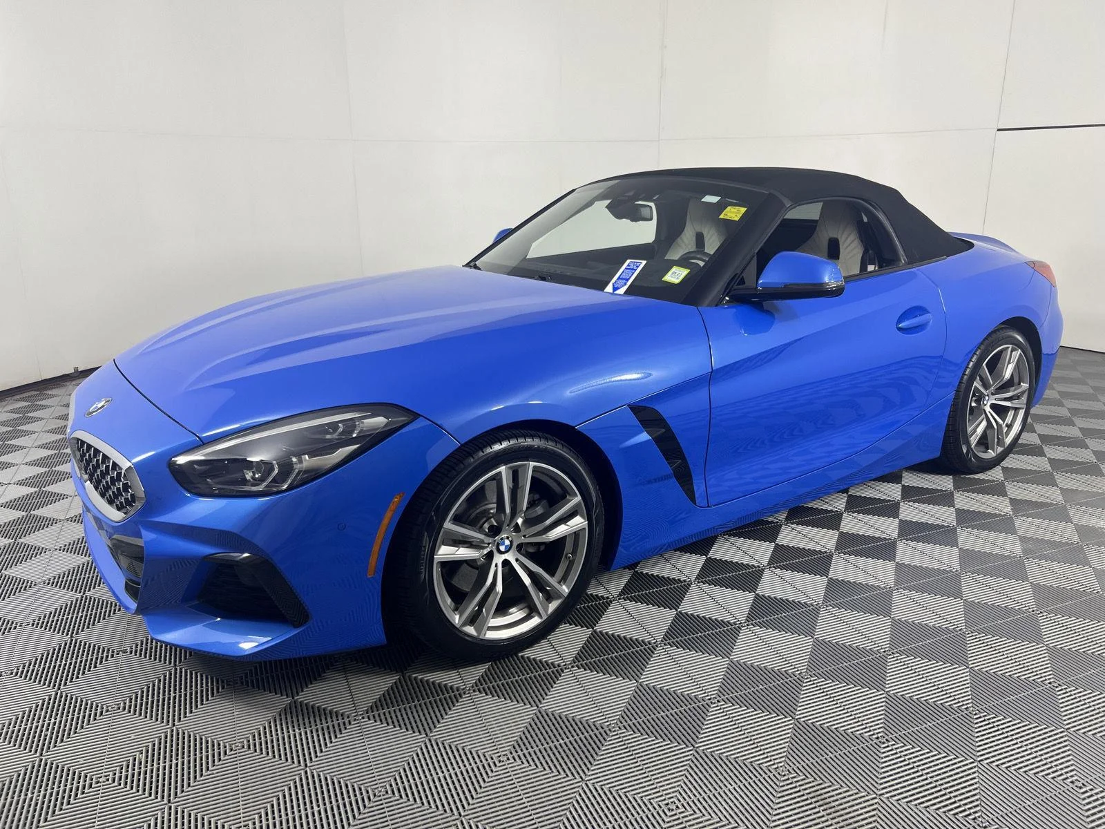 Used 2019 Misano Blue Metallic BMW sDrive30i image 6