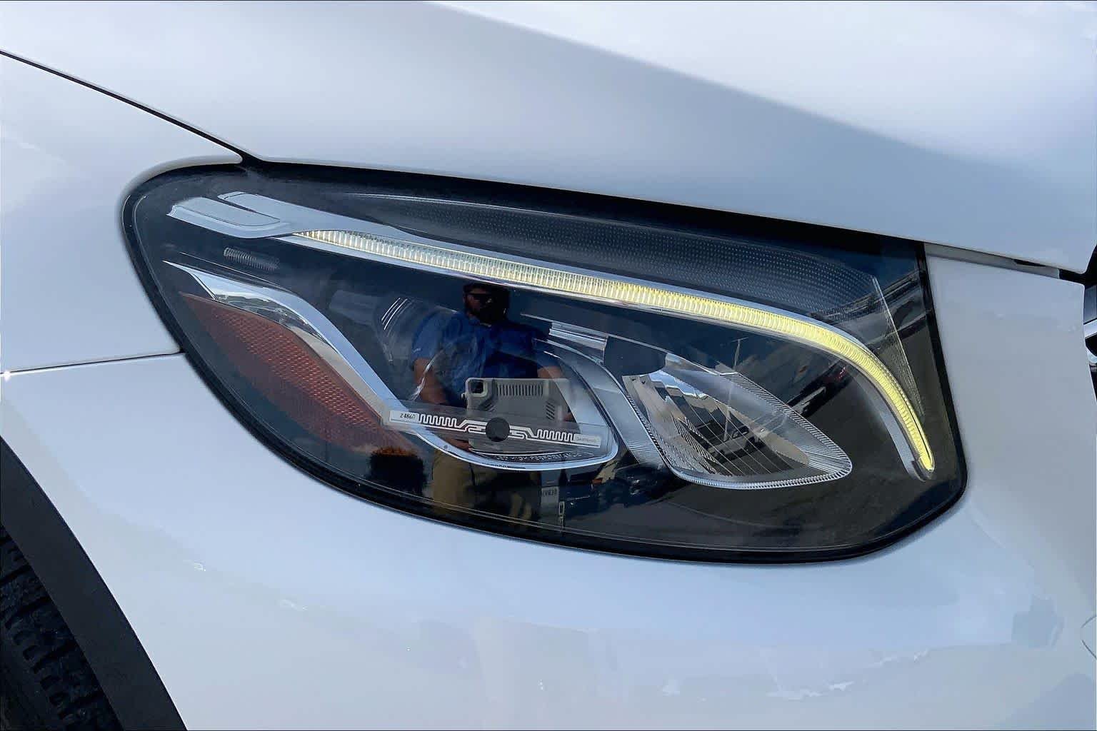 Certified Used 2019 Polar White Mercedes-Benz GLC 300 image 28
