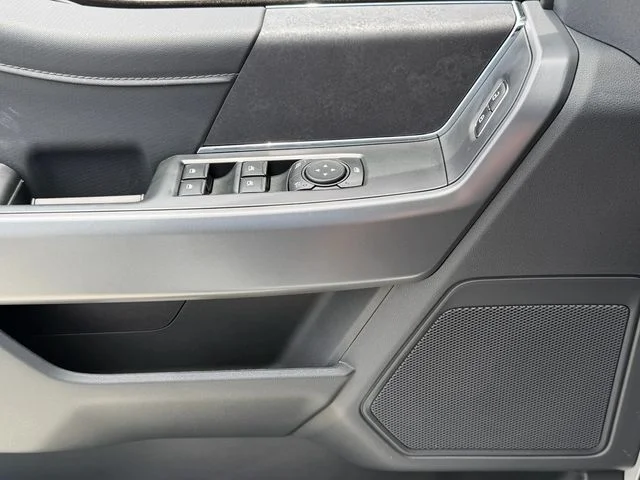 New 2026 Oxford White Ford XLT image 16