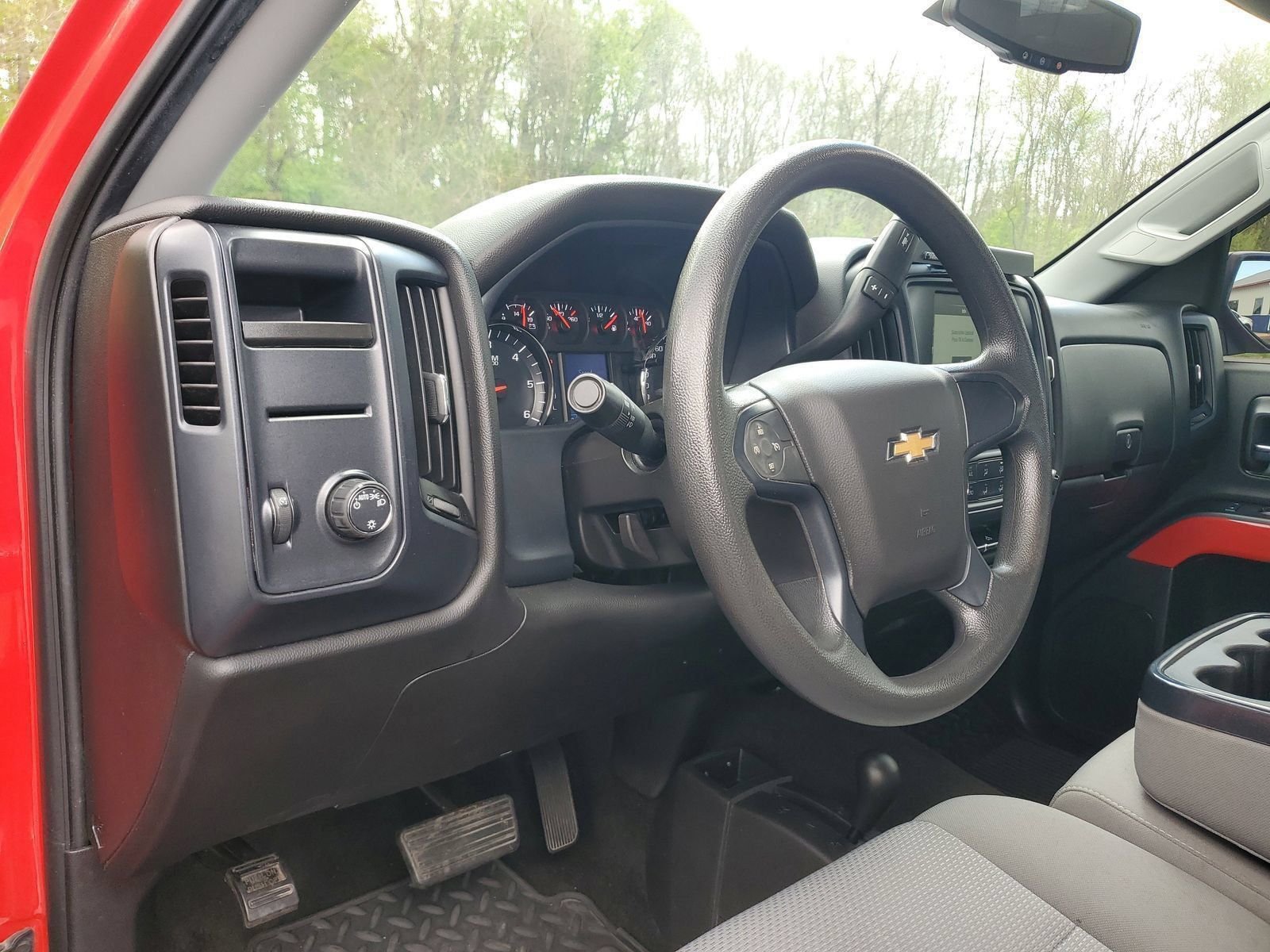 Used 2018 Red Chevrolet Custom image 13