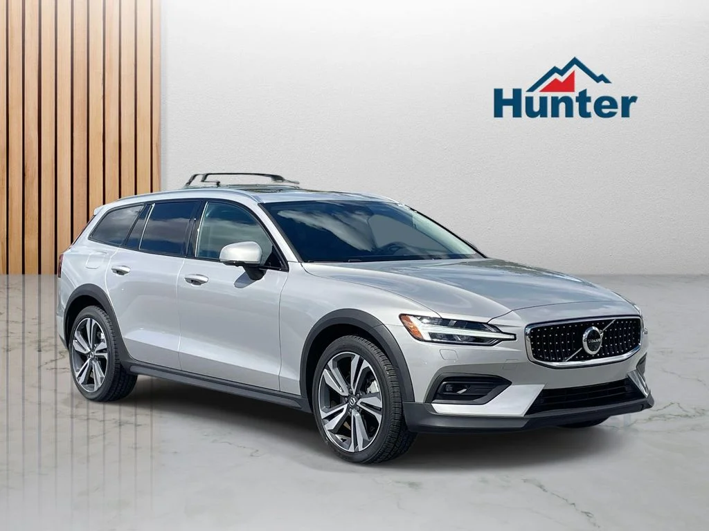 2025 Volvo V60 Cross Country