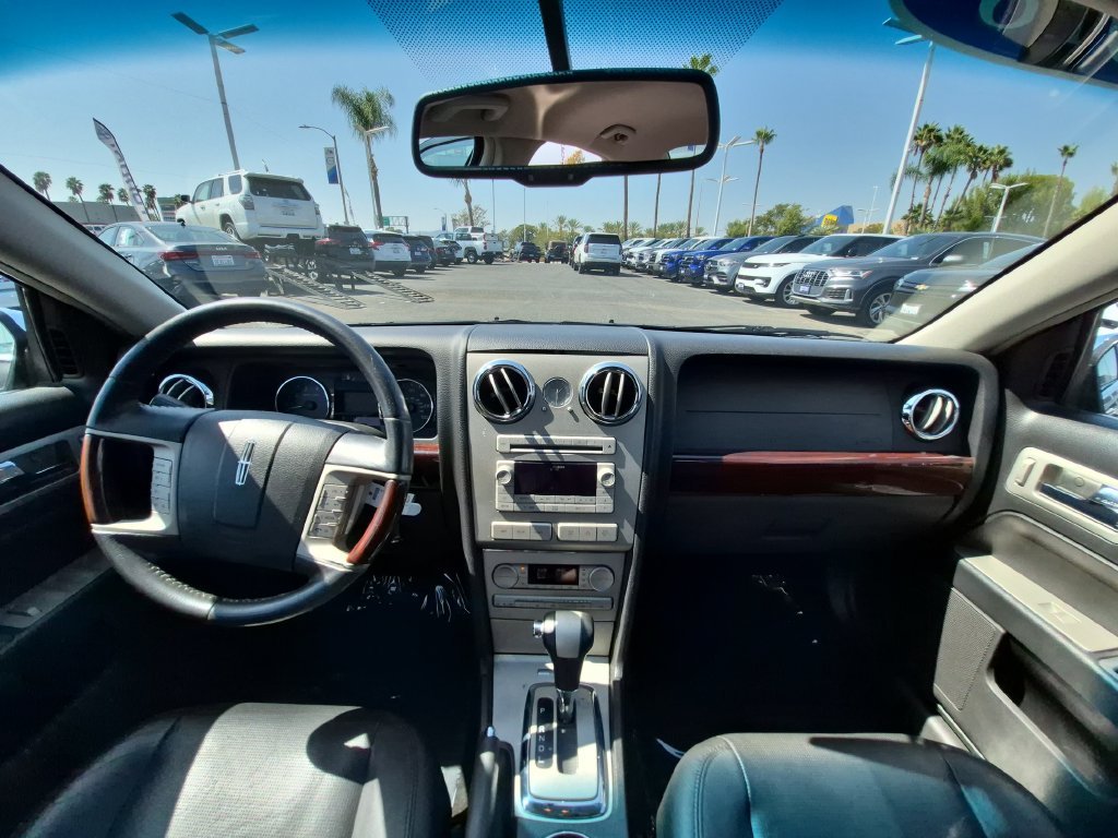 Used 2008 Black Lincoln Base image 25