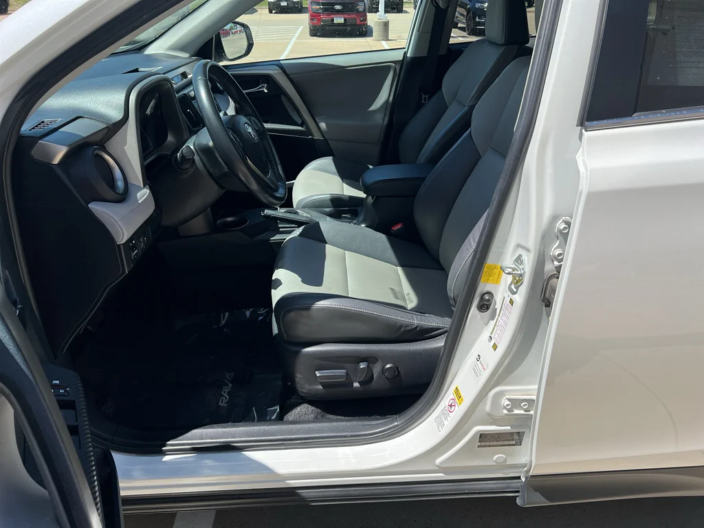 Used 2013 Blizzard Pearl Toyota Limited image 12
