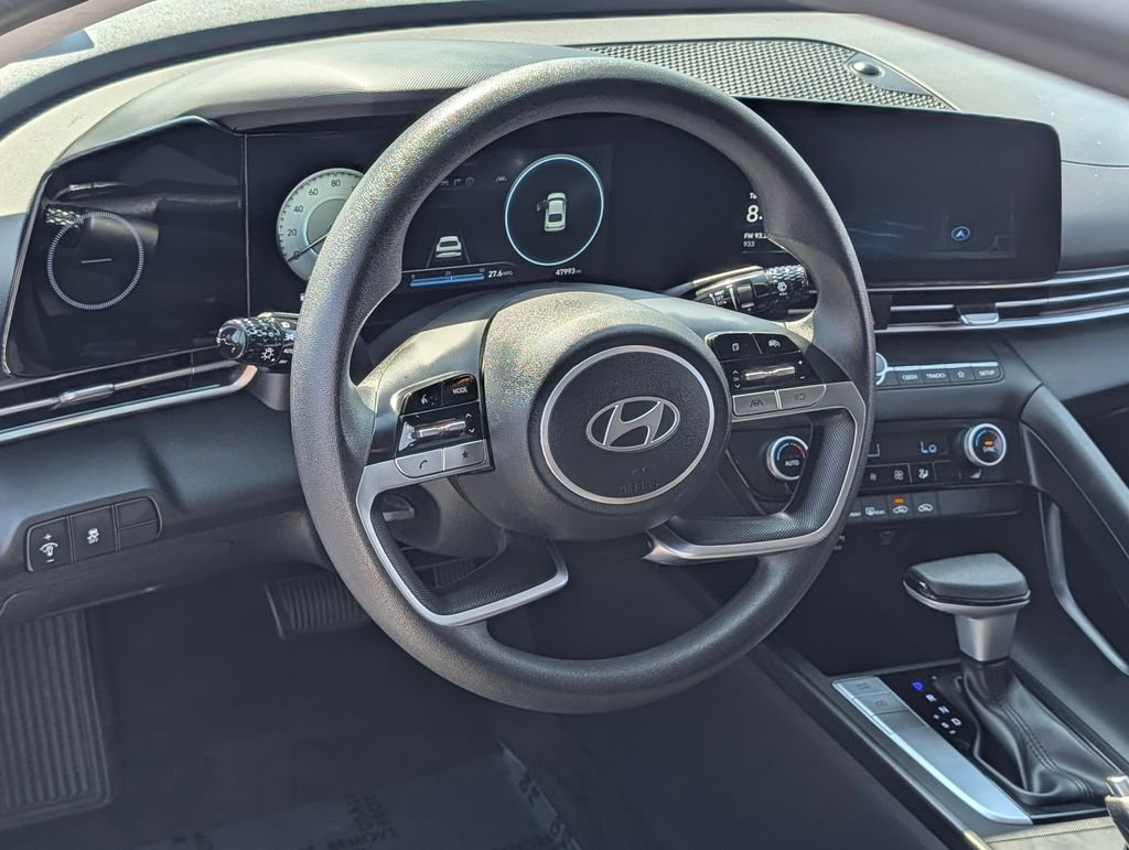 2024 Hyundai Elantra SEL - Photo 16
