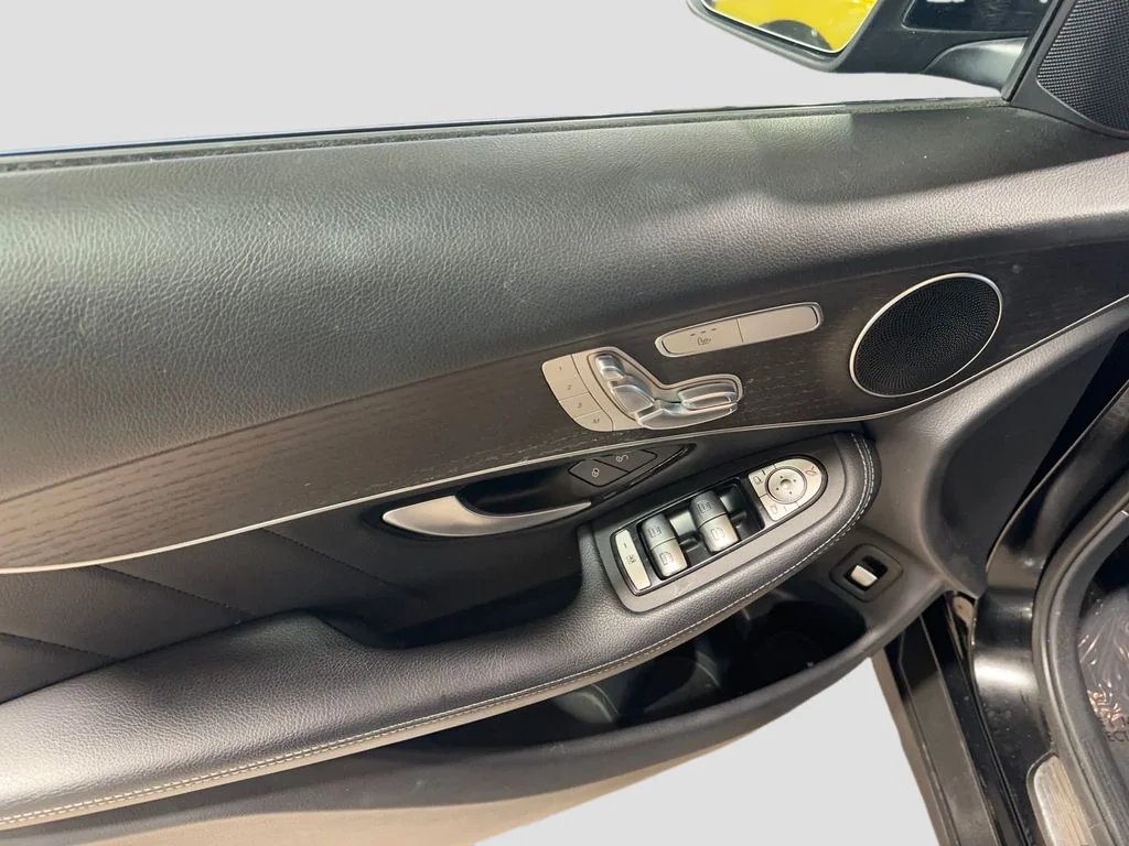 2022 Mercedes-Benz GLC GLC300 - Photo 10