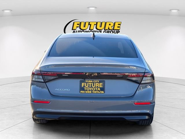 Used 2025 Gray Honda SE image 5