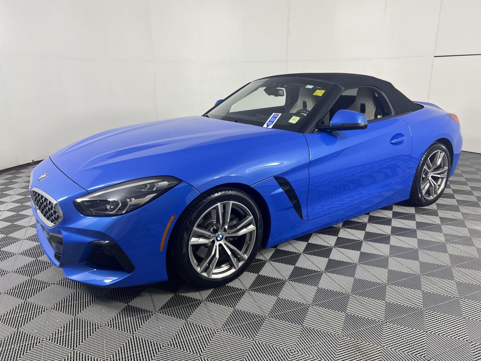 Used 2019 Misano Blue Metallic BMW sDrive30i image 6