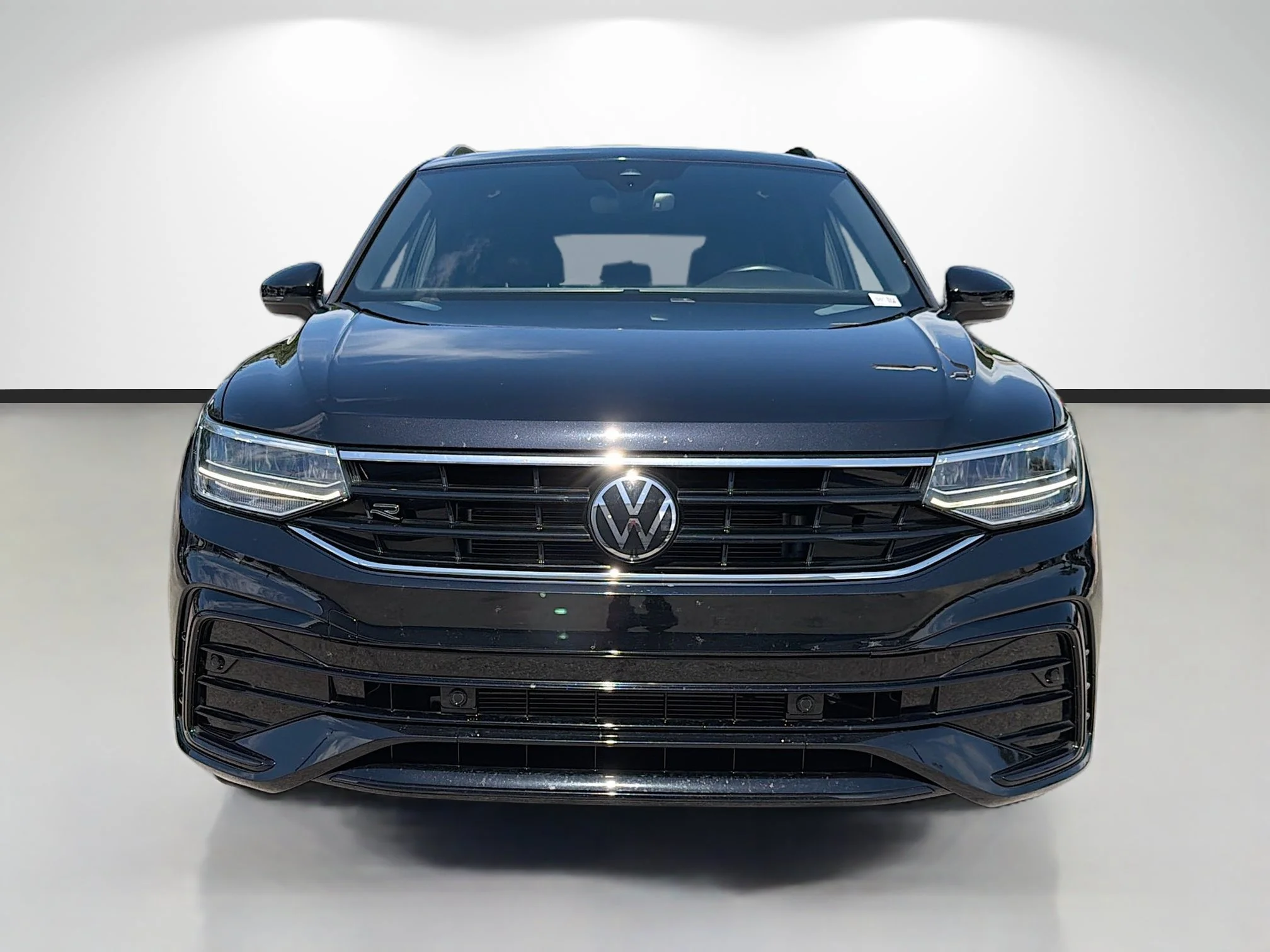 Used 2023 Deep Black Volkswagen SE R-Line Black image 8