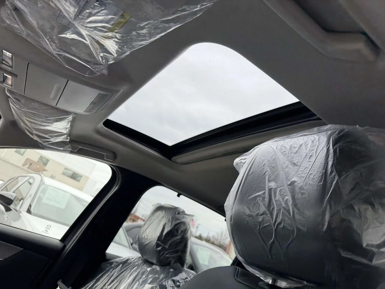 2026 Mazda CX-90 Preferred Package - Photo 8