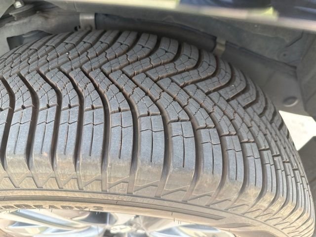Used 2022 Black Lexus 460 image 5