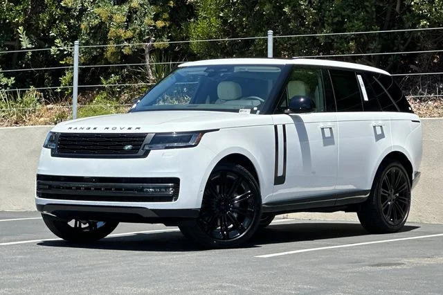 New 2026 Ostuni Pearl White Land Rover SE image 1