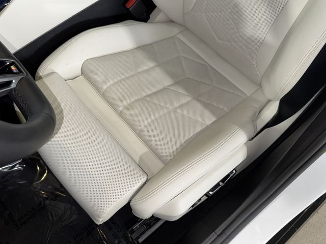 Used 2026 Mineral White Metallic BMW eDrive40 image 33