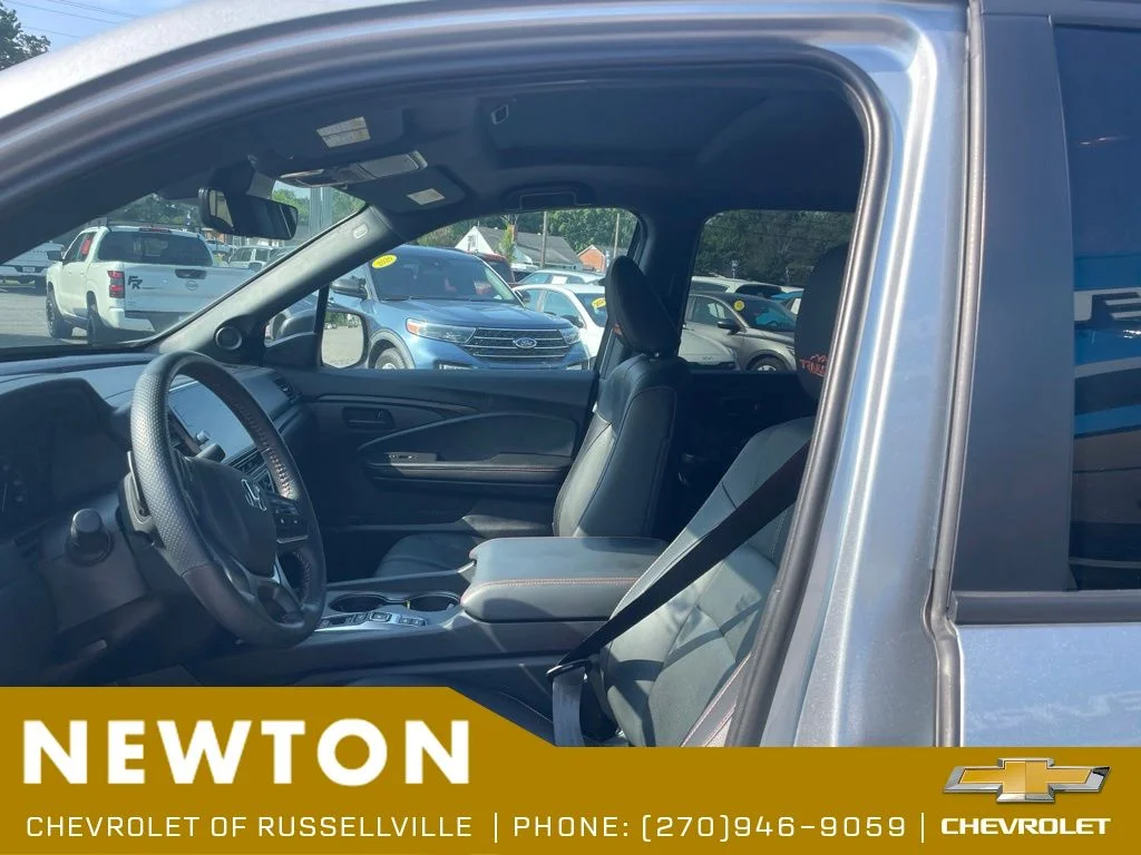 Used 2025 Silver Honda TrailSport image 4