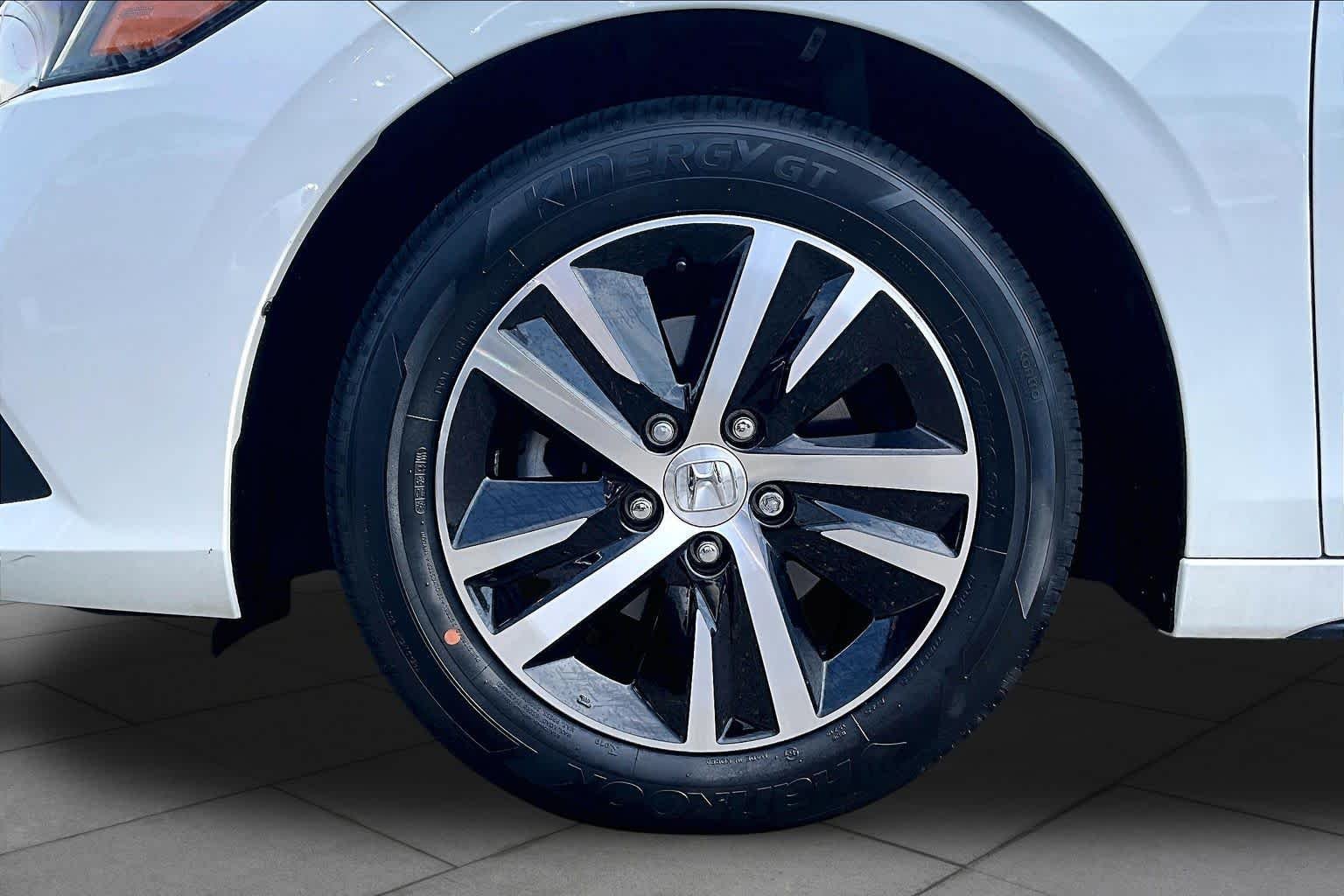 Used 2024 Platinum White Pearl Honda LX image 10