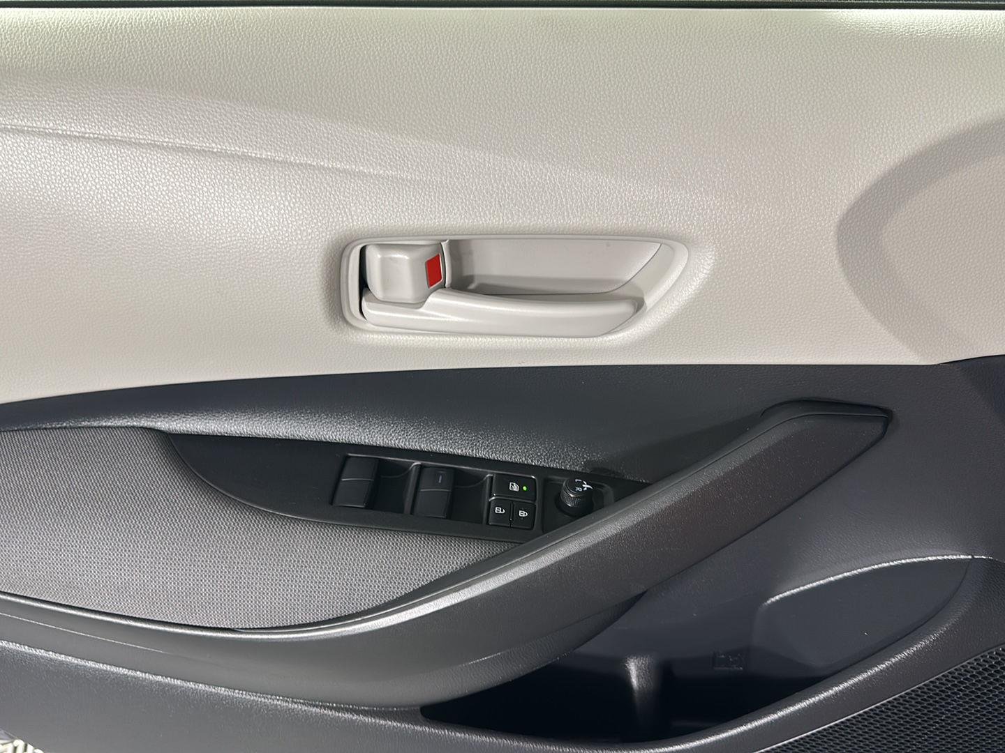 Certified Used 2025 Blueprint Toyota Hybrid LE image 8