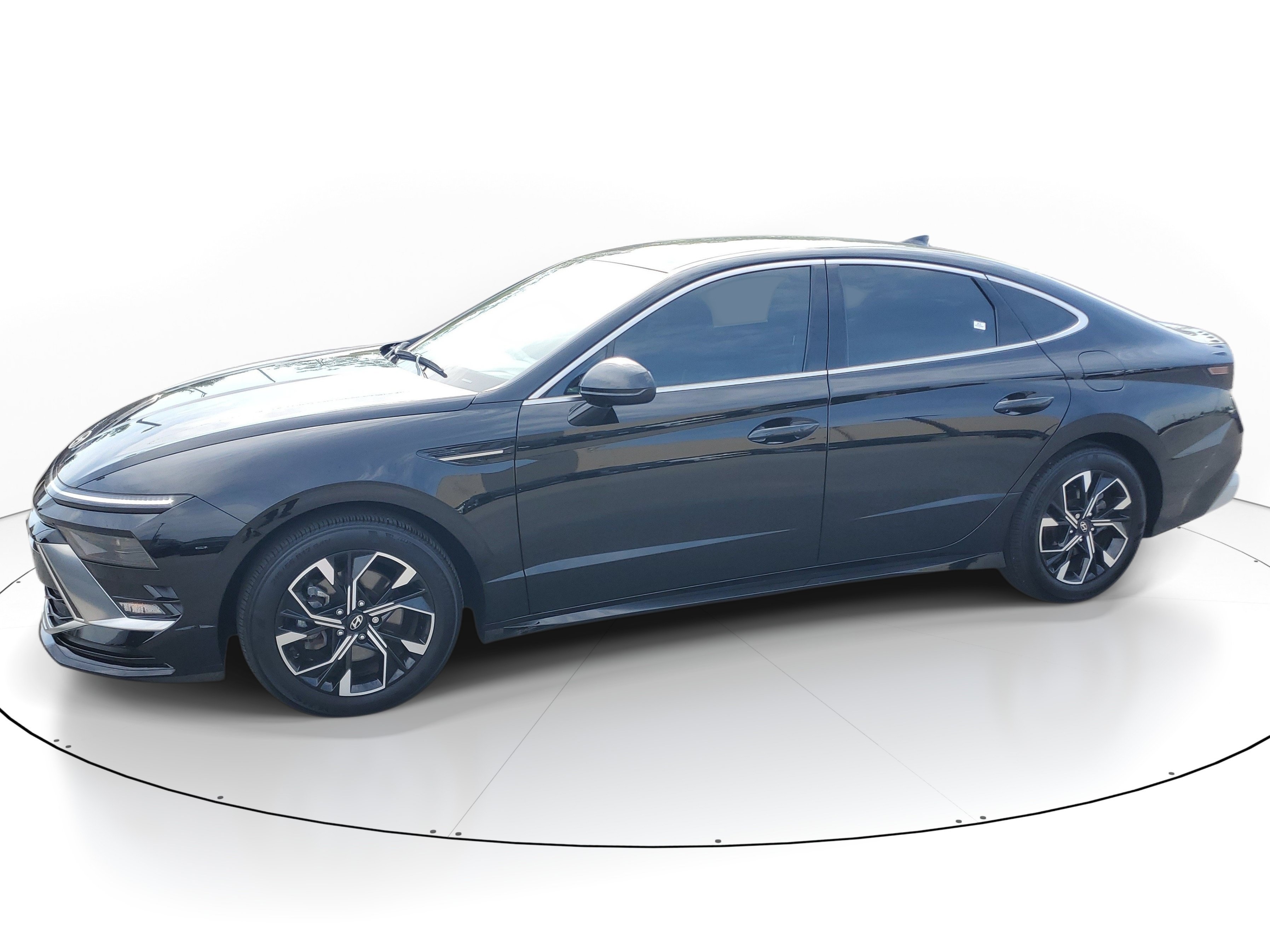 Used 2025 Abyss Black Hyundai SEL image 2