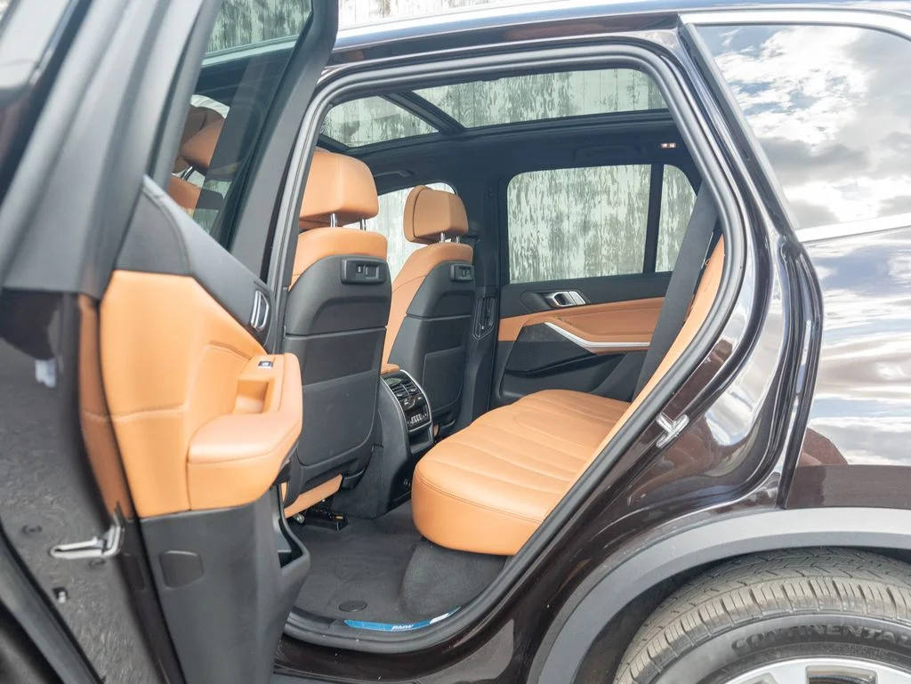 Used 2022 Brown BMW xDrive40i image 34