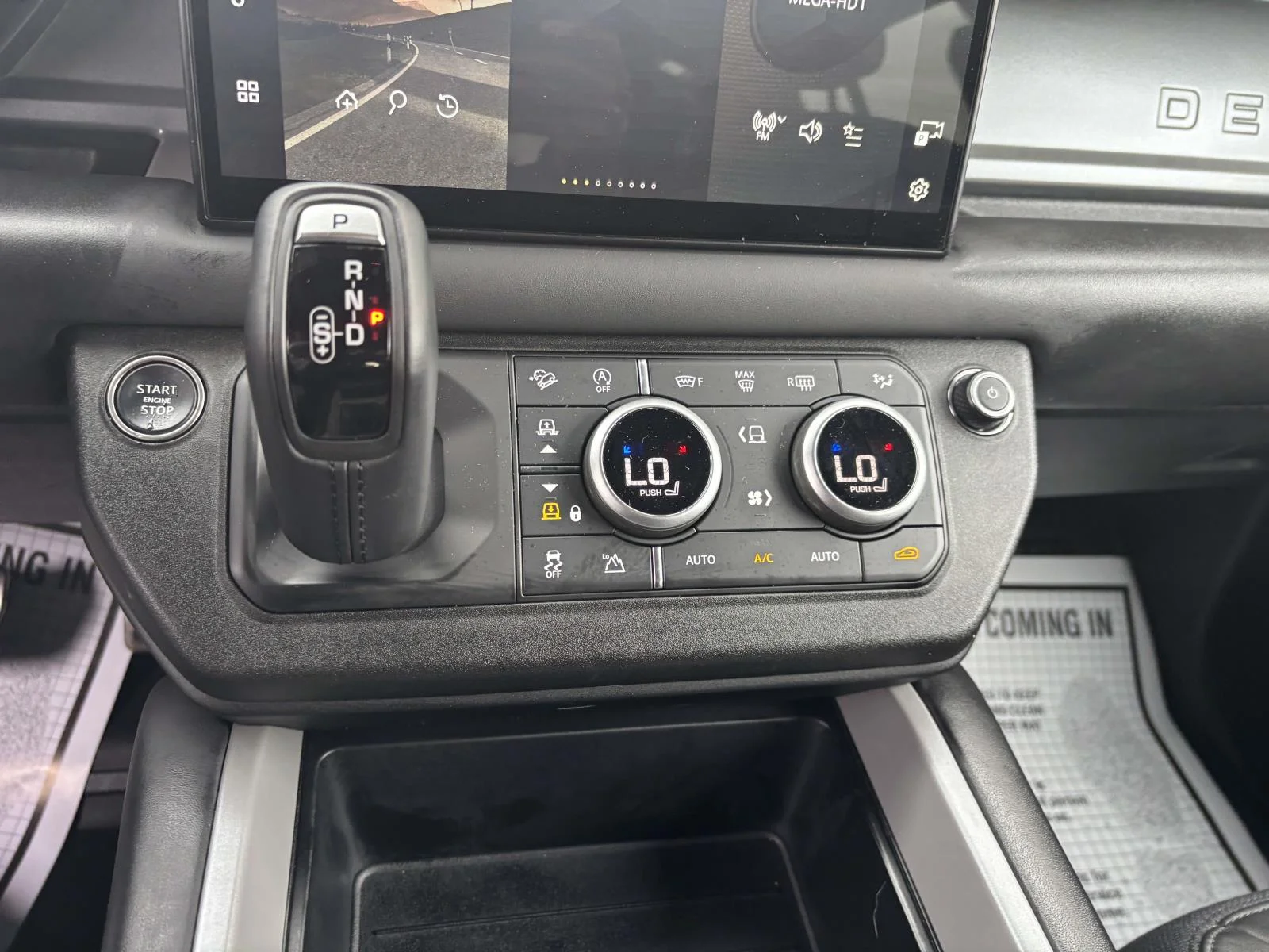 Used 2025 Gray Land Rover V8 image 33