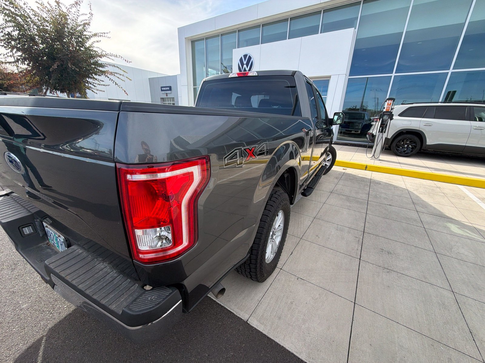 Used 2017 Gray Ford XL image 10