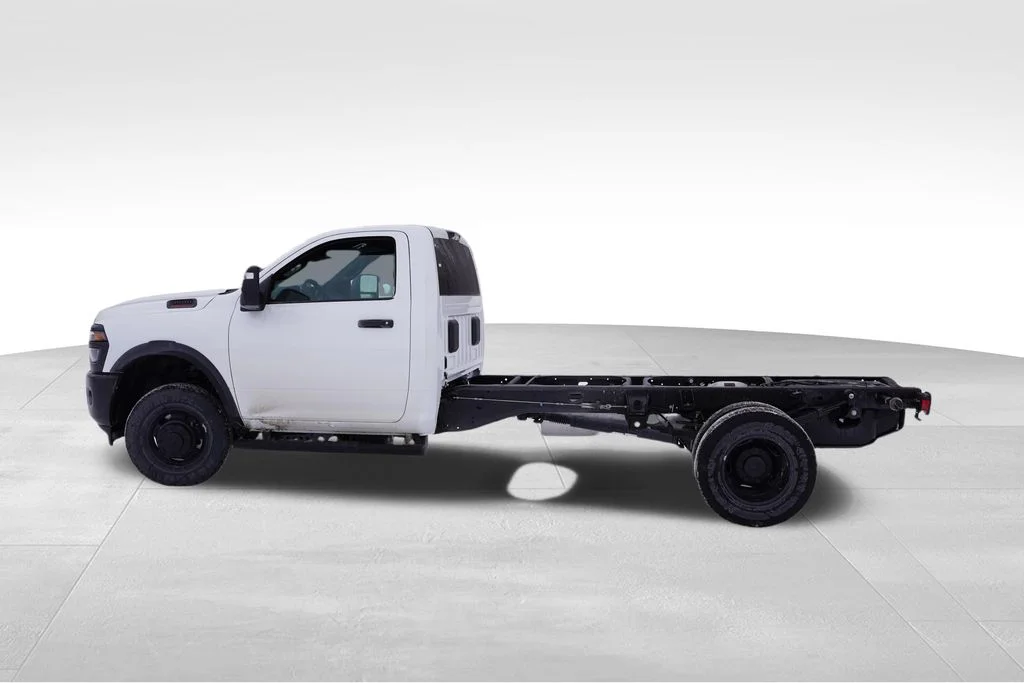 2026 RAM 3500 Chassis Tradesman - Photo 6