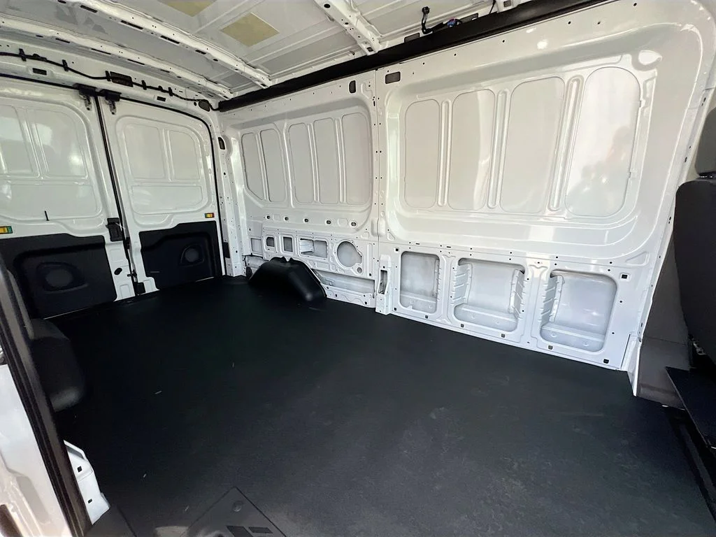 New 2026 Oxford White Ford Base image 14