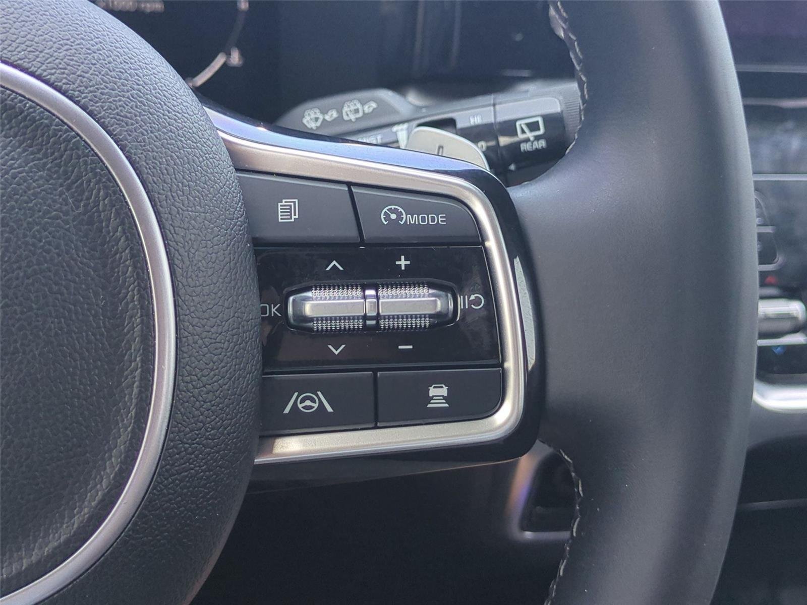 Used 2023 Wolf Gray Kia SX Prestige image 21
