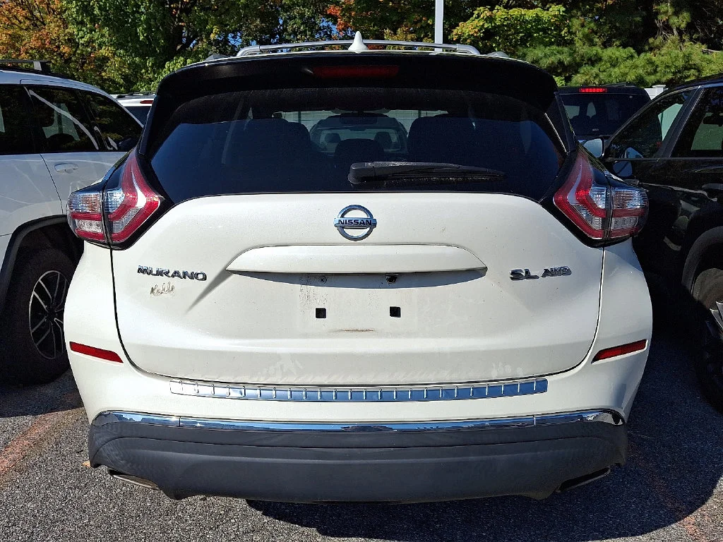 Used 2018 White Nissan SL image 4