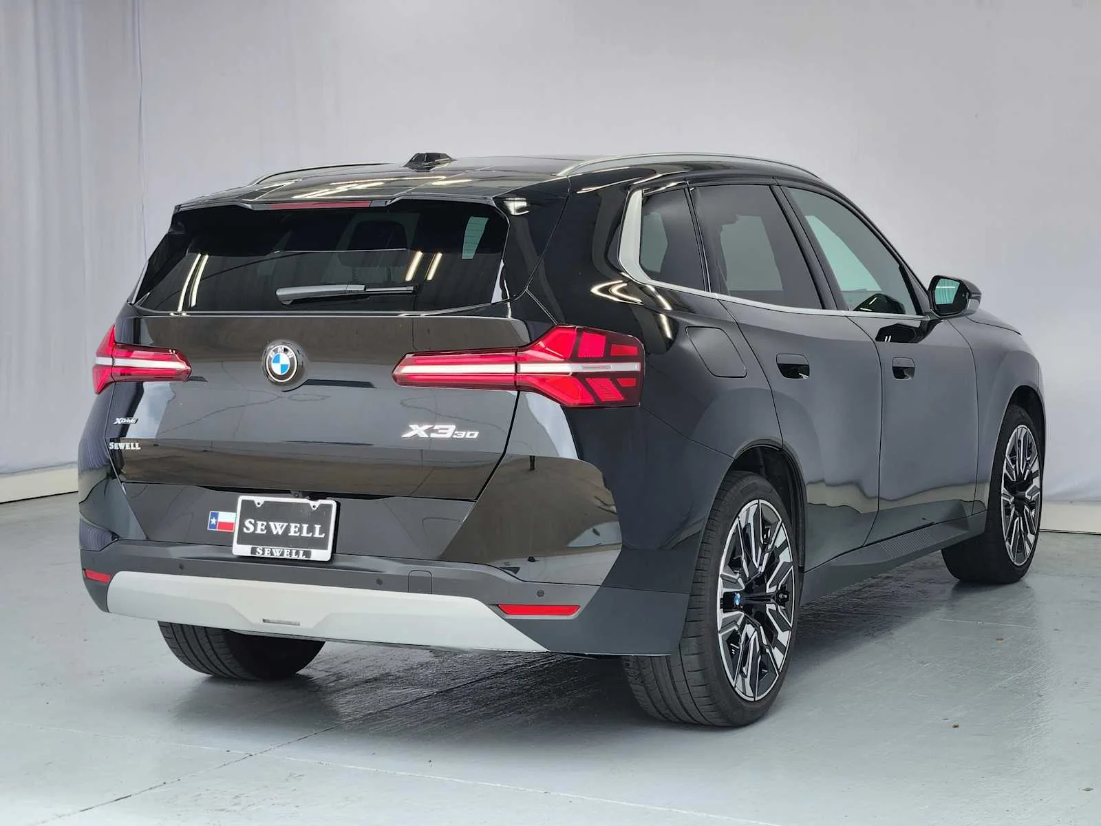 Certified Used 2025 Black Sapphire Metallic BMW 30 xDrive image 4