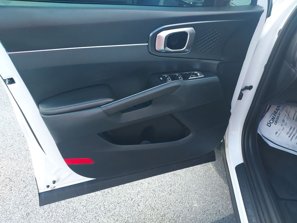 Used 2024 White Kia LX image 12