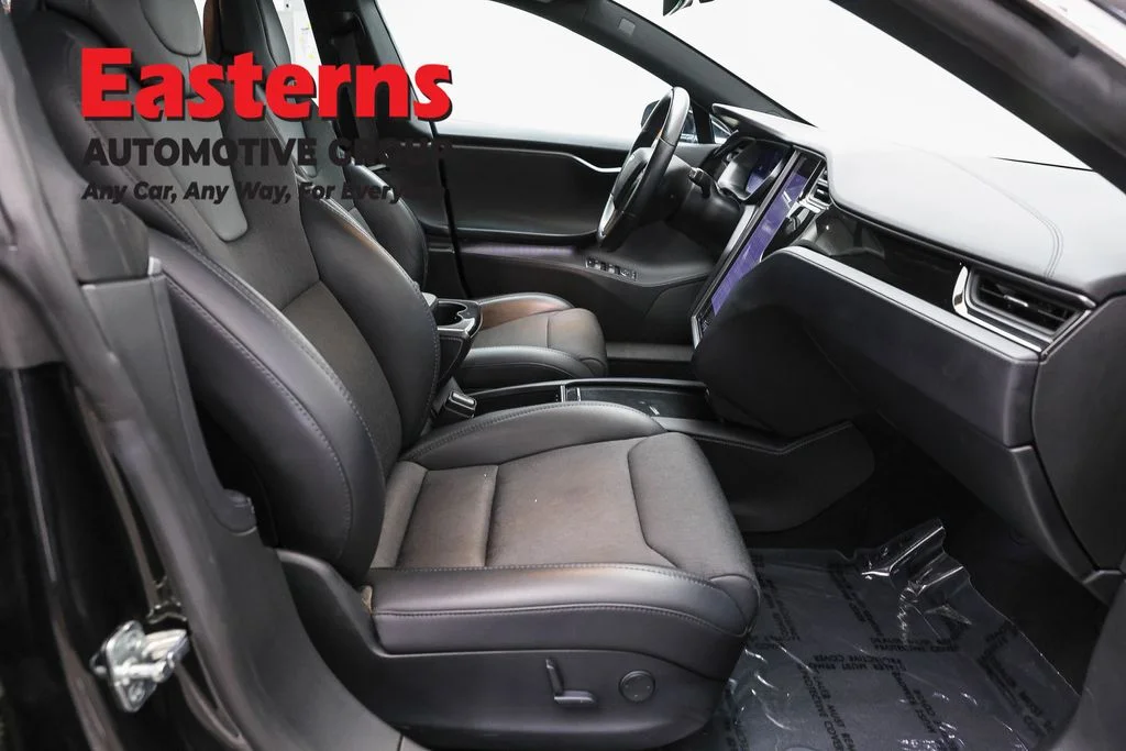 Used 2018 Black Tesla 75D image 21
