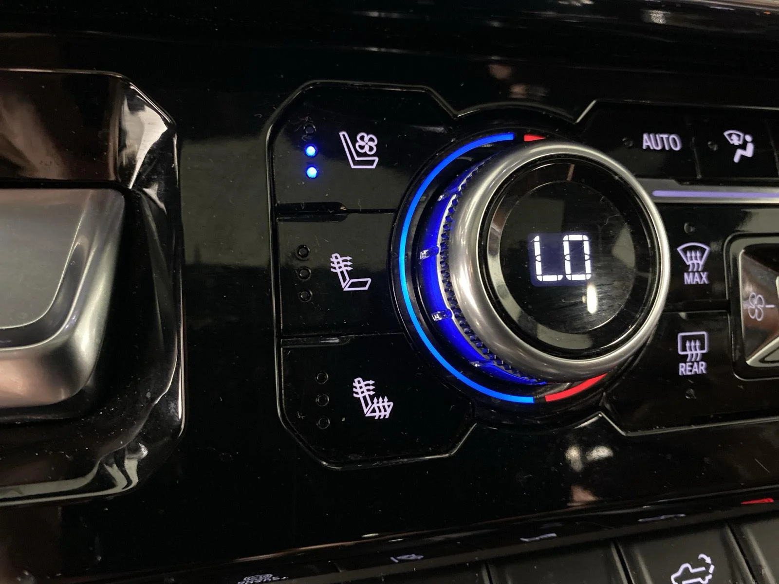 Used 2024 Onyx Black GMC Denali Ultimate image 22