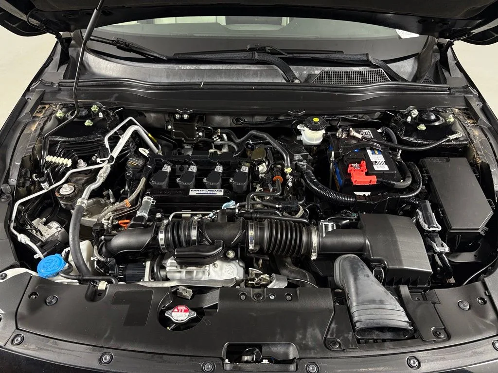 Used 2018  Honda LX image 40
