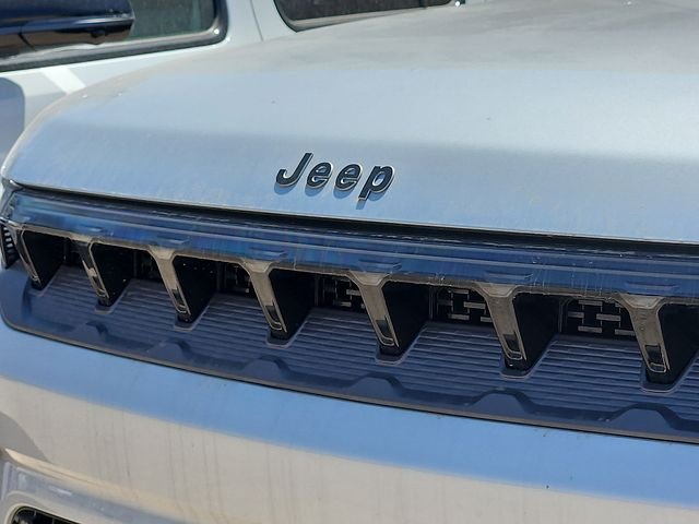 New 2026 Silver-Zynith Exterior Paint Jeep 85th Anniversary Edition image 2
