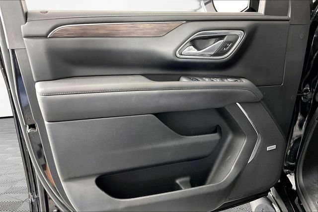Used 2023 Black Chevrolet Z71 image 18