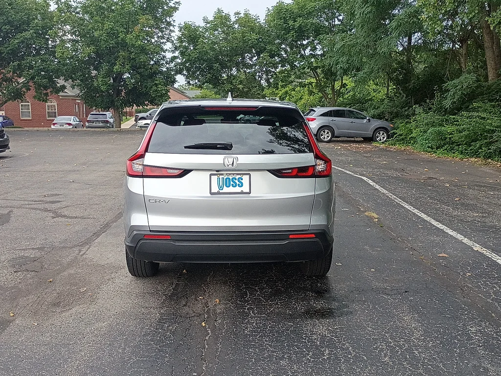 Certified Used 2025 Solar Silver Metallic Honda EX image 4