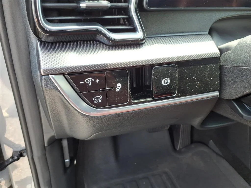 Used 2025 Wolf Gray Kia SX-Prestige image 15