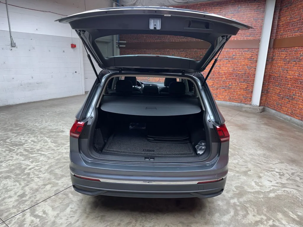 Certified Used 2022 Platinum Gray Metallic Volkswagen 2.0T SE image 25