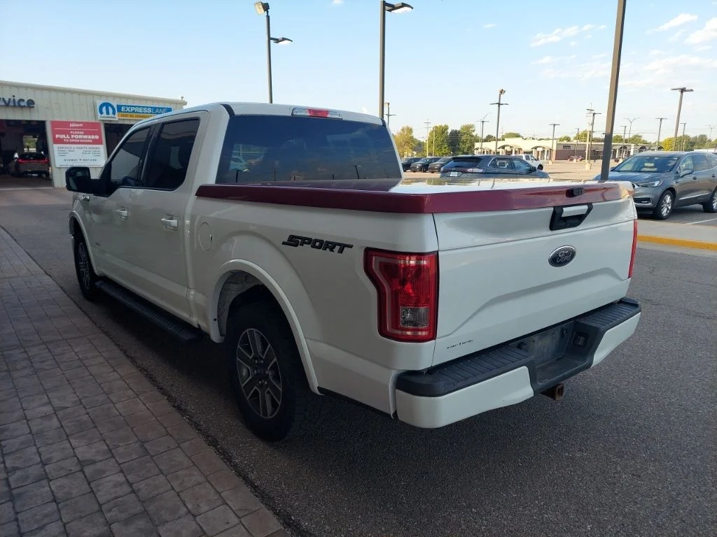 Used 2017 Oxford White Ford XLT image 5