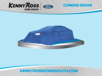 Used 2022 White Ford SE image 1