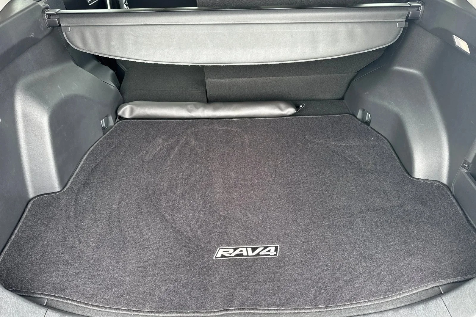 Certified Used 2023 MAGNETIC GRAY Toyota XLE Premium image 13