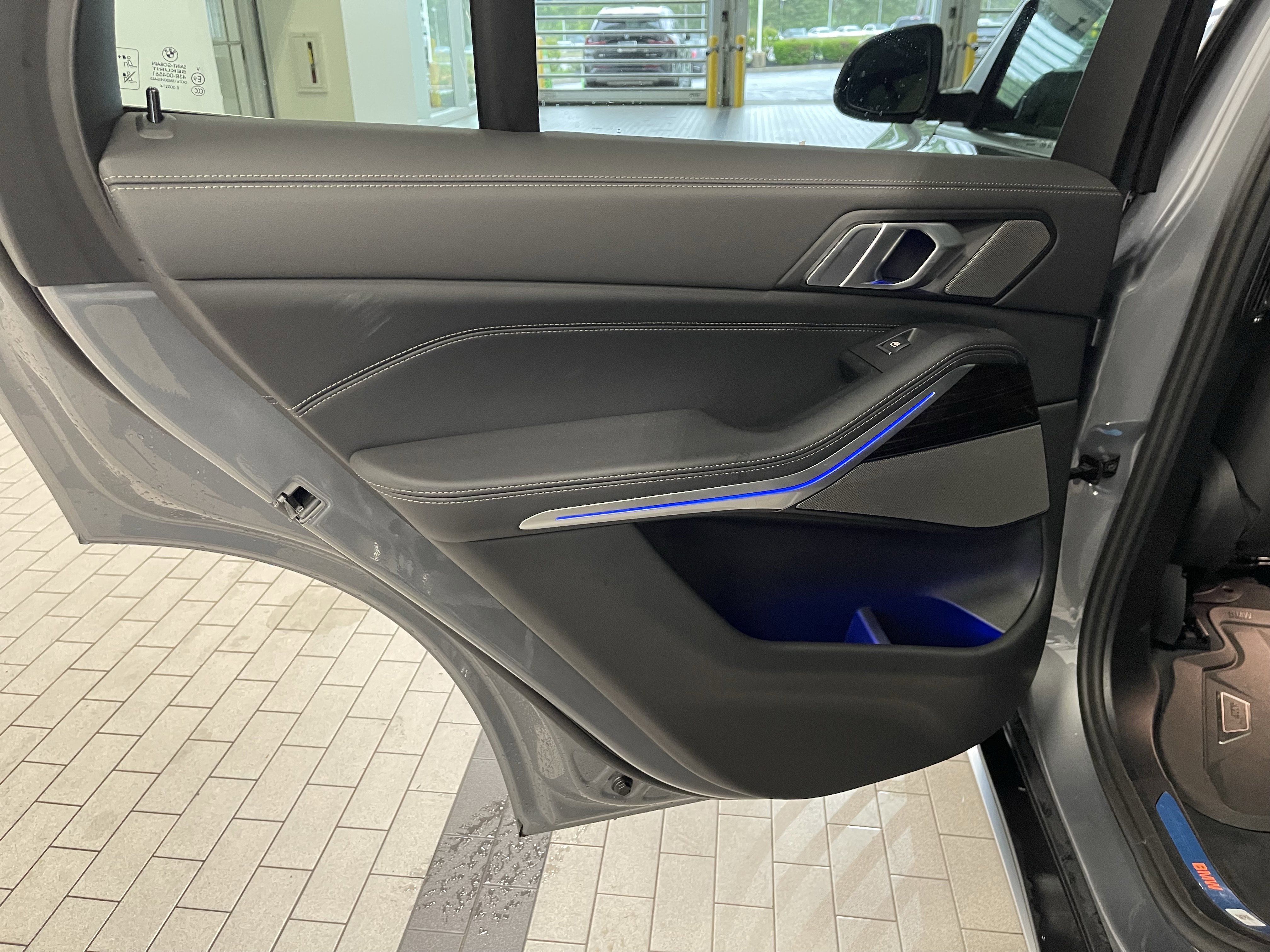 Used 2026 SKYSCRAPER GREY M BMW xDrive40i image 13