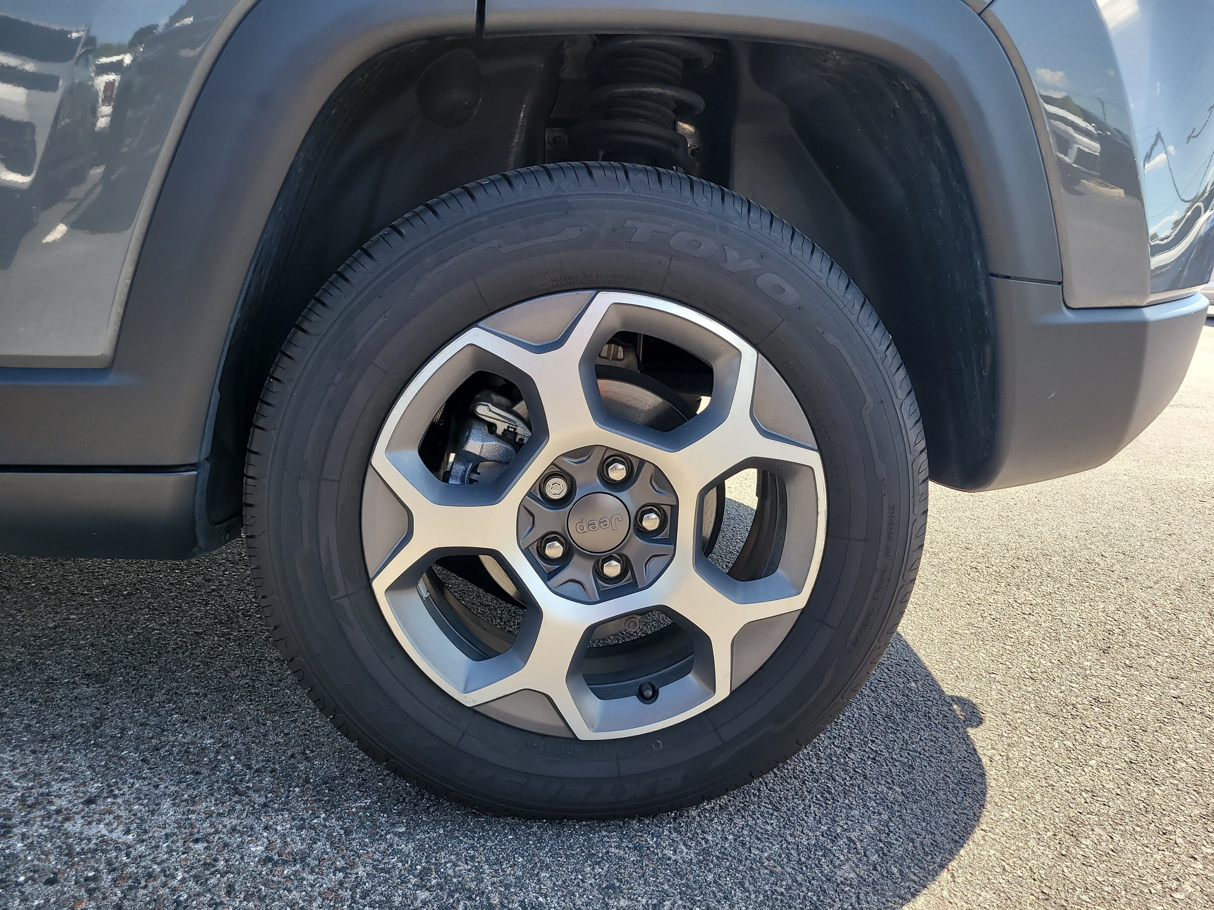 Used 2022 Sting-Gray Clearcoat Jeep Trailhawk image 8