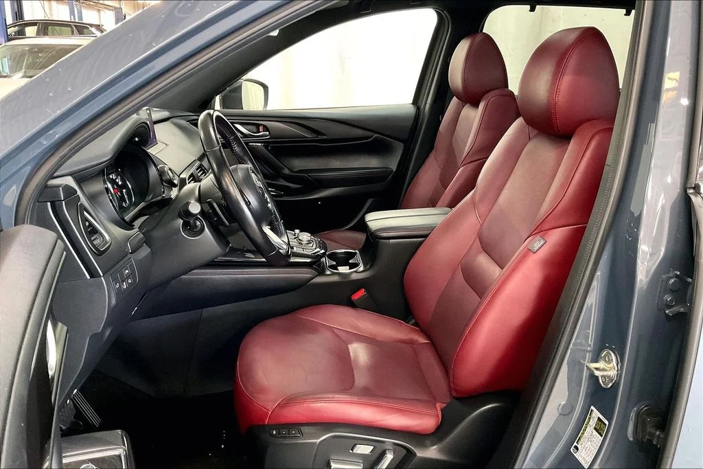 Used 2023 Gray Mazda Carbon Edition image 25