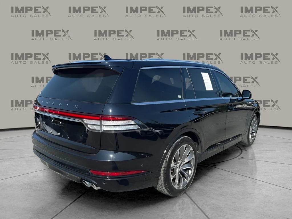 Used 2021 Black Lincoln Grand Touring image 5