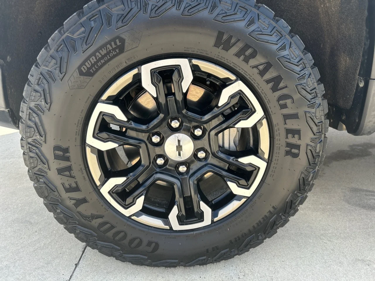 Used 2024 Slate Gray Metallic Chevrolet ZR2 image 9