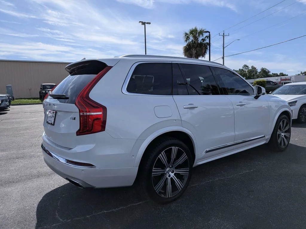 Used 2021 White Volvo T6 Inscription image 3