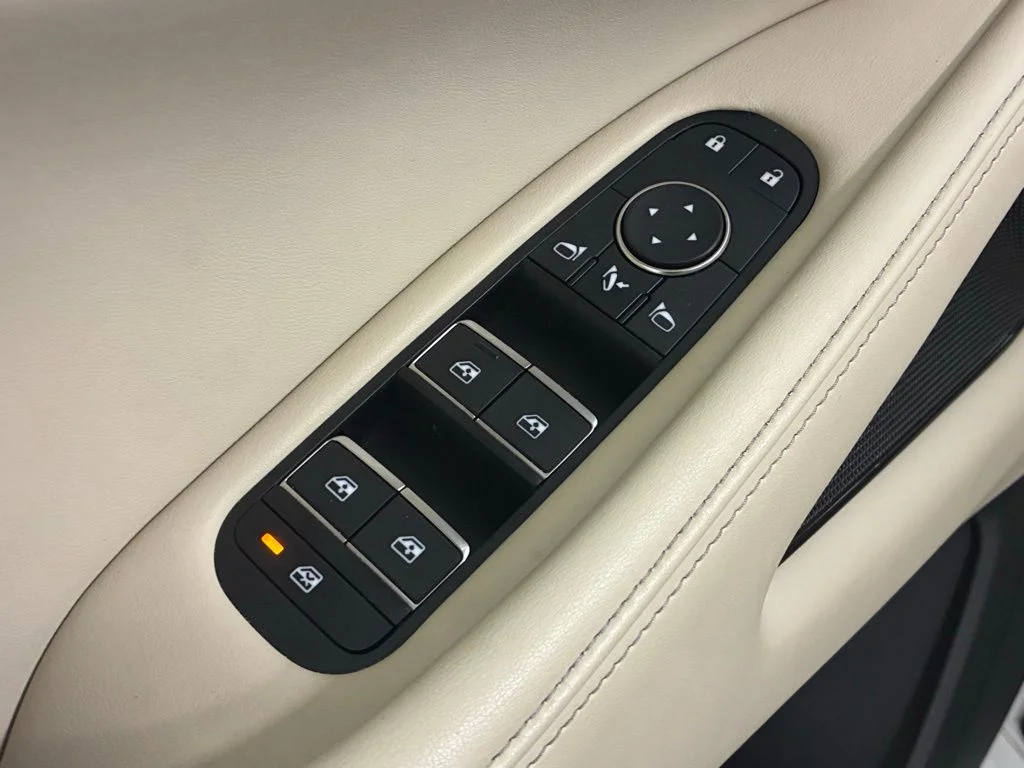 Used 2025 Glacier White INFINITI PURE image 16