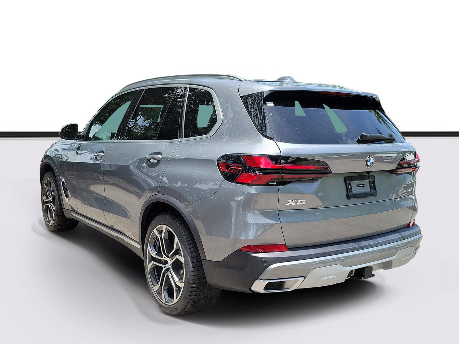 New 2026 Skyscraper Grey Metallic BMW sDrive40i image 3