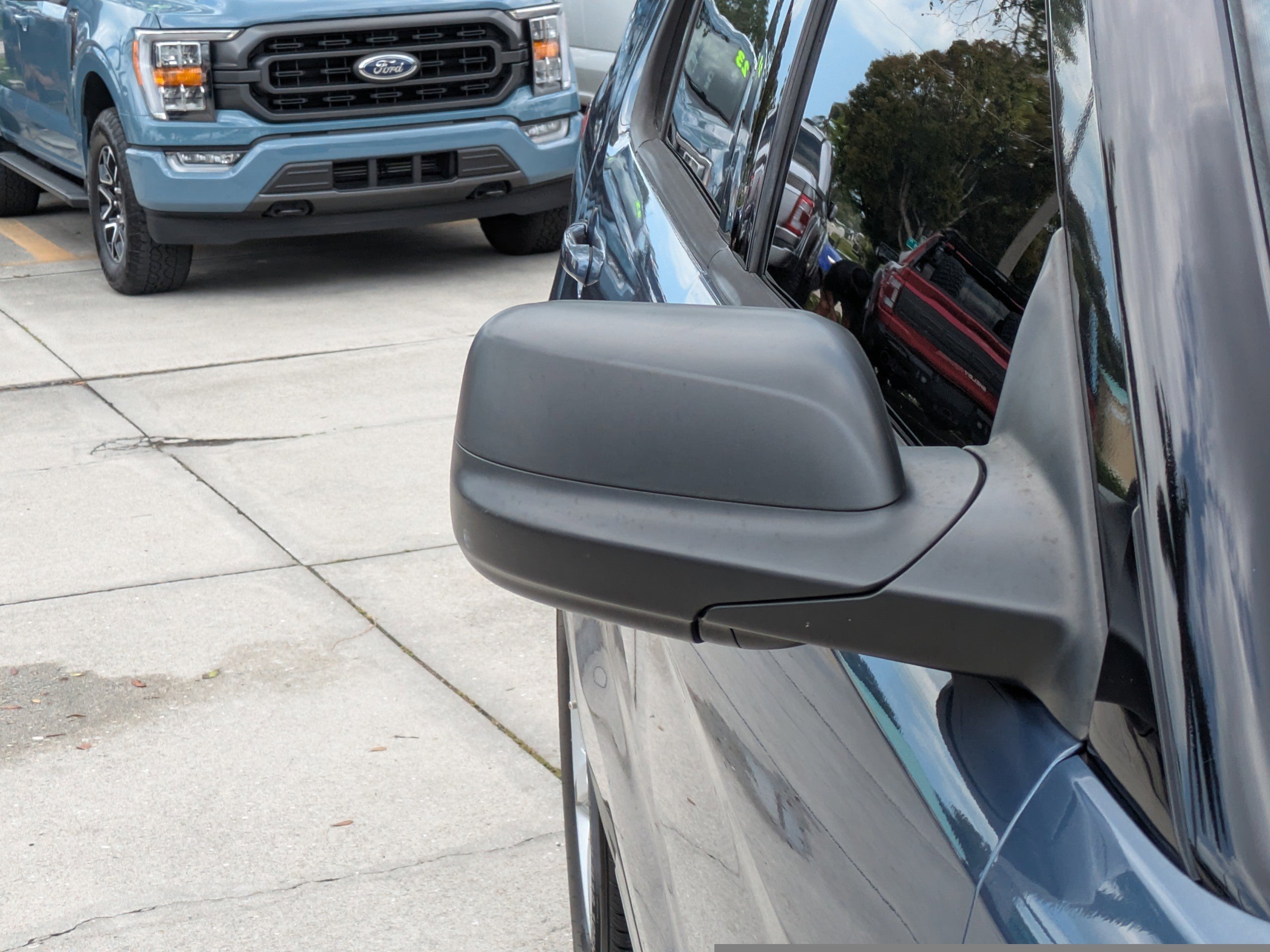Used 2018 Blue Metallic Ford XLT image 10